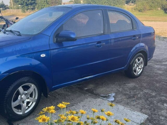 Синій Шевроле Авео, об'ємом двигуна 1.5 л та пробігом 105 тис. км за 2800 $, фото 1 на Automoto.ua