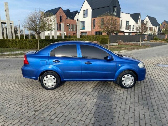 Синий Шевроле Авео, объемом двигателя 1.5 л и пробегом 200 тыс. км за 3650 $, фото 3 на Automoto.ua