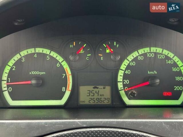 Синий Шевроле Авео, объемом двигателя 1.5 л и пробегом 259 тыс. км за 3990 $, фото 12 на Automoto.ua