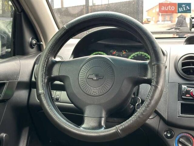 Синий Шевроле Авео, объемом двигателя 1.5 л и пробегом 259 тыс. км за 3990 $, фото 13 на Automoto.ua