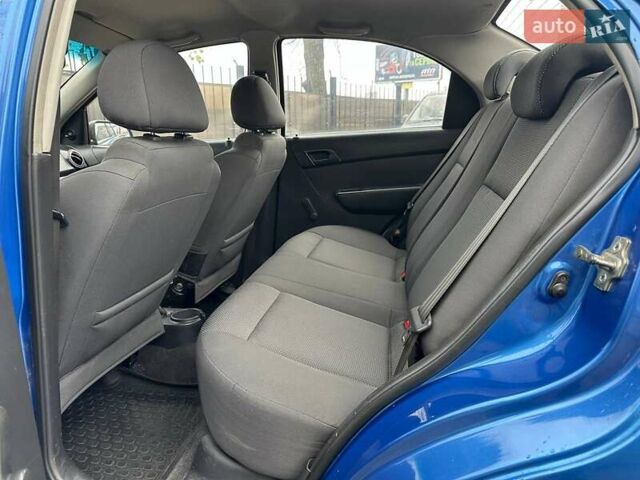 Синий Шевроле Авео, объемом двигателя 1.5 л и пробегом 259 тыс. км за 3990 $, фото 9 на Automoto.ua