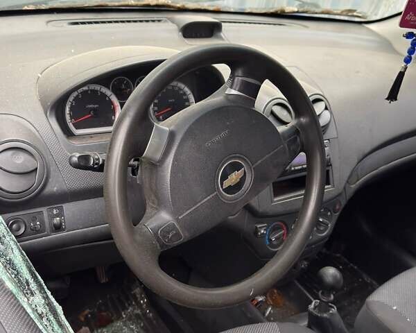 Синий Шевроле Авео, объемом двигателя 1.5 л и пробегом 250 тыс. км за 1500 $, фото 7 на Automoto.ua