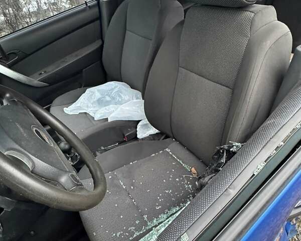 Синий Шевроле Авео, объемом двигателя 1.5 л и пробегом 250 тыс. км за 1500 $, фото 5 на Automoto.ua