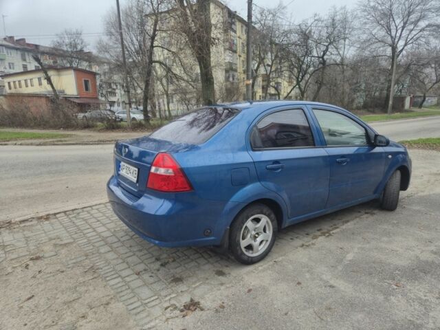 Синий Шевроле Авео, объемом двигателя 1.5 л и пробегом 294 тыс. км за 4000 $, фото 2 на Automoto.ua