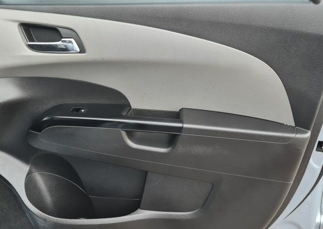 Синий Шевроле Авео, объемом двигателя 1.6 л и пробегом 174 тыс. км за 4800 $, фото 14 на Automoto.ua