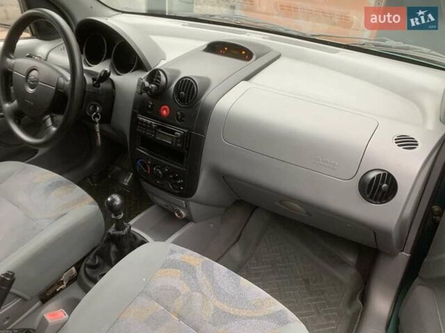Зеленый Шевроле Авео, объемом двигателя 1.5 л и пробегом 213 тыс. км за 2850 $, фото 6 на Automoto.ua