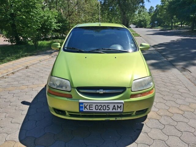Зеленый Шевроле Авео, объемом двигателя 1.5 л и пробегом 230 тыс. км за 2500 $, фото 1 на Automoto.ua
