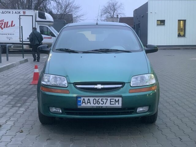 Зеленый Шевроле Авео, объемом двигателя 1.5 л и пробегом 212 тыс. км за 2950 $, фото 2 на Automoto.ua