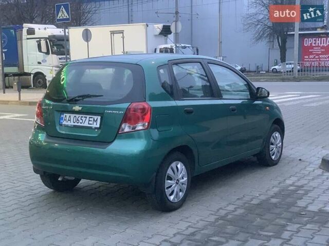 Зеленый Шевроле Авео, объемом двигателя 1.5 л и пробегом 213 тыс. км за 2850 $, фото 3 на Automoto.ua