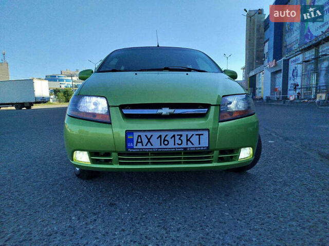 Зеленый Шевроле Авео, объемом двигателя 1.5 л и пробегом 350 тыс. км за 2200 $, фото 2 на Automoto.ua