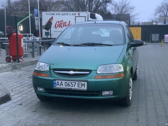 Зеленый Шевроле Авео, объемом двигателя 1.5 л и пробегом 212 тыс. км за 2950 $, фото 1 на Automoto.ua