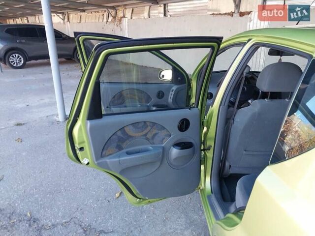 Зелений Шевроле Авео, об'ємом двигуна 1.5 л та пробігом 150 тис. км за 3500 $, фото 16 на Automoto.ua