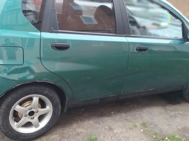 Зеленый Шевроле Авео, объемом двигателя 1.5 л и пробегом 270 тыс. км за 2500 $, фото 1 на Automoto.ua