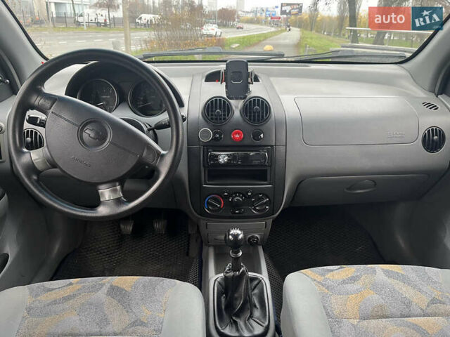 Зеленый Шевроле Авео, объемом двигателя 1.5 л и пробегом 235 тыс. км за 2600 $, фото 7 на Automoto.ua