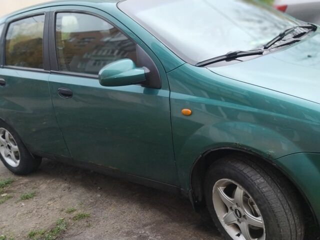 Зеленый Шевроле Авео, объемом двигателя 1.5 л и пробегом 270 тыс. км за 2500 $, фото 2 на Automoto.ua