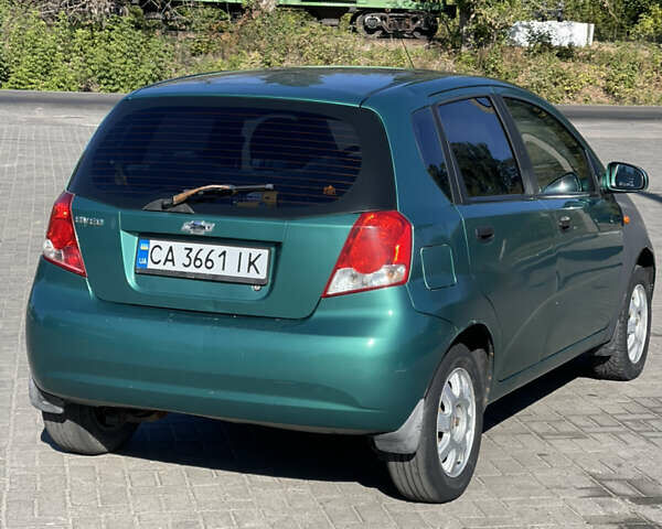Зеленый Шевроле Авео, объемом двигателя 1.5 л и пробегом 270 тыс. км за 2000 $, фото 1 на Automoto.ua