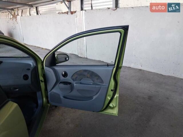 Зелений Шевроле Авео, об'ємом двигуна 1.5 л та пробігом 150 тис. км за 3400 $, фото 16 на Automoto.ua