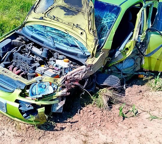 Зеленый Шевроле Авео, объемом двигателя 1.5 л и пробегом 269 тыс. км за 400 $, фото 1 на Automoto.ua