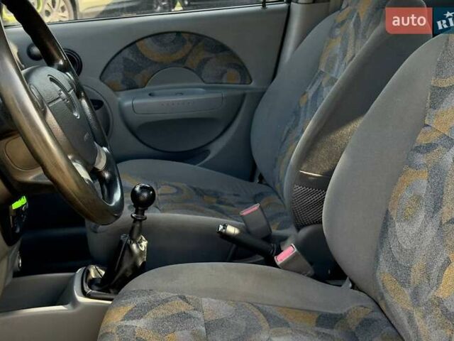 Зеленый Шевроле Авео, объемом двигателя 1.5 л и пробегом 143 тыс. км за 3300 $, фото 11 на Automoto.ua