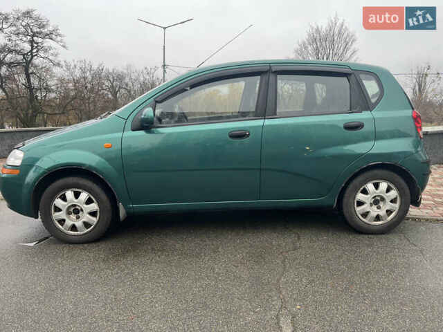 Зеленый Шевроле Авео, объемом двигателя 1.5 л и пробегом 235 тыс. км за 2600 $, фото 2 на Automoto.ua