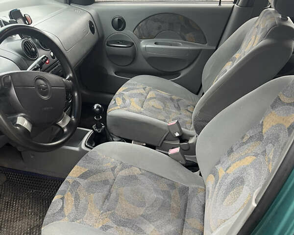 Зеленый Шевроле Авео, объемом двигателя 1.5 л и пробегом 235 тыс. км за 2600 $, фото 5 на Automoto.ua