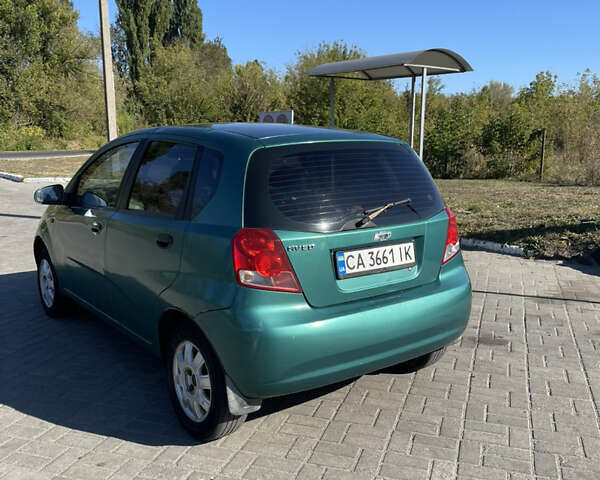 Зеленый Шевроле Авео, объемом двигателя 1.5 л и пробегом 270 тыс. км за 2000 $, фото 2 на Automoto.ua