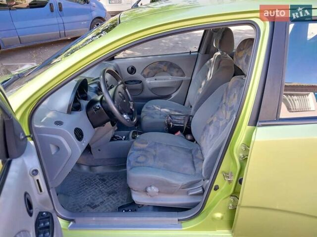 Зелений Шевроле Авео, об'ємом двигуна 1.5 л та пробігом 150 тис. км за 3500 $, фото 13 на Automoto.ua