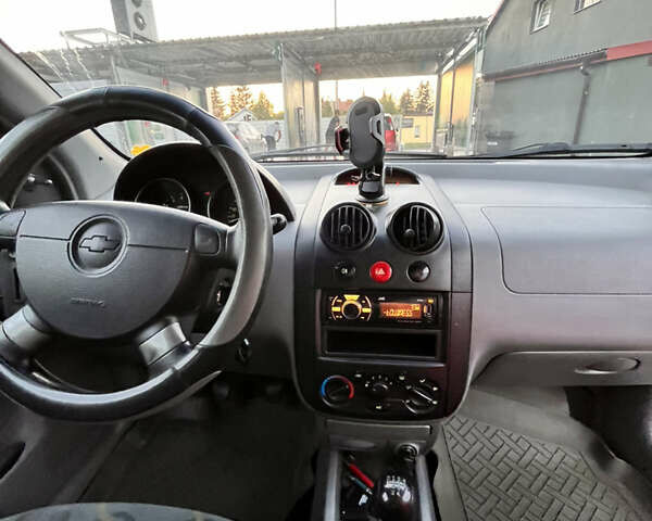 Зеленый Шевроле Авео, объемом двигателя 1.5 л и пробегом 143 тыс. км за 3000 $, фото 10 на Automoto.ua