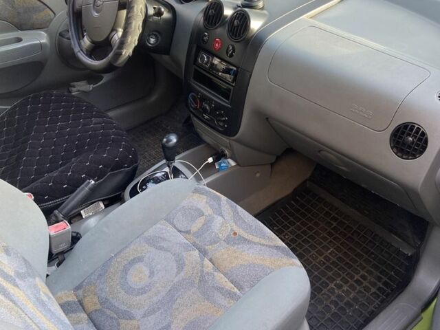 Зеленый Шевроле Авео, объемом двигателя 1.5 л и пробегом 240 тыс. км за 3500 $, фото 6 на Automoto.ua