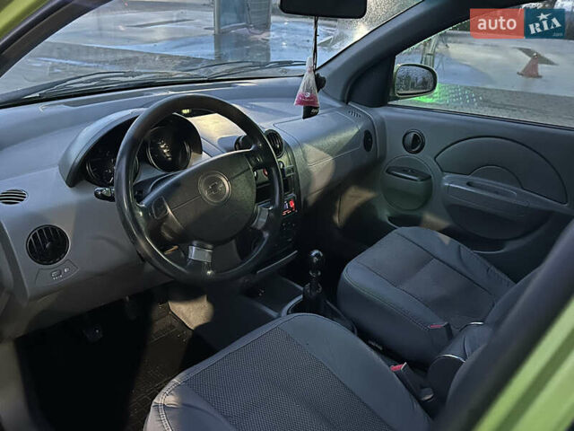 Зеленый Шевроле Авео, объемом двигателя 1.5 л и пробегом 195 тыс. км за 2150 $, фото 4 на Automoto.ua