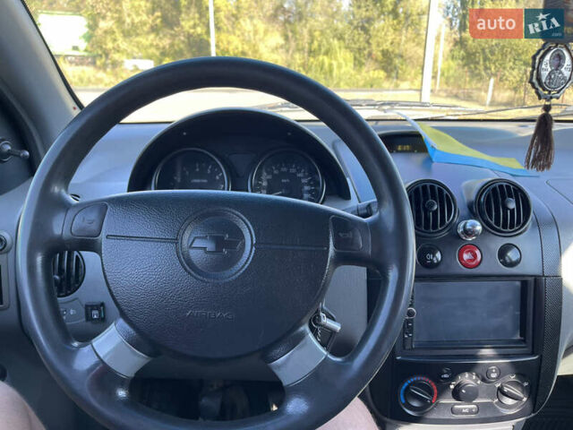 Зеленый Шевроле Авео, объемом двигателя 1.5 л и пробегом 270 тыс. км за 2000 $, фото 11 на Automoto.ua