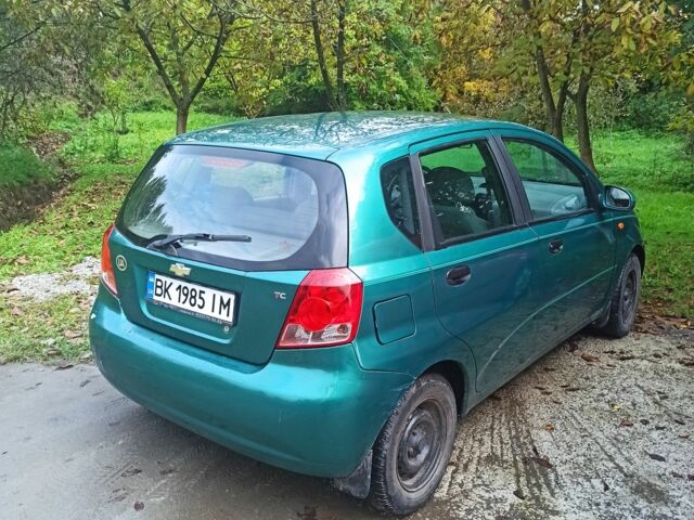 Зеленый Шевроле Авео, объемом двигателя 1.5 л и пробегом 186 тыс. км за 3200 $, фото 2 на Automoto.ua