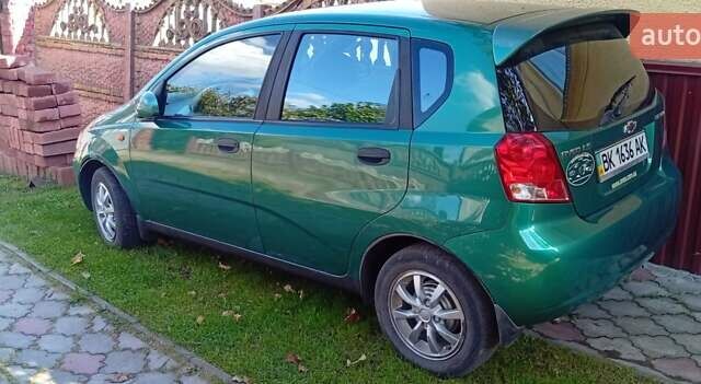 Зелений Шевроле Авео, об'ємом двигуна 1.5 л та пробігом 260 тис. км за 1650 $, фото 3 на Automoto.ua