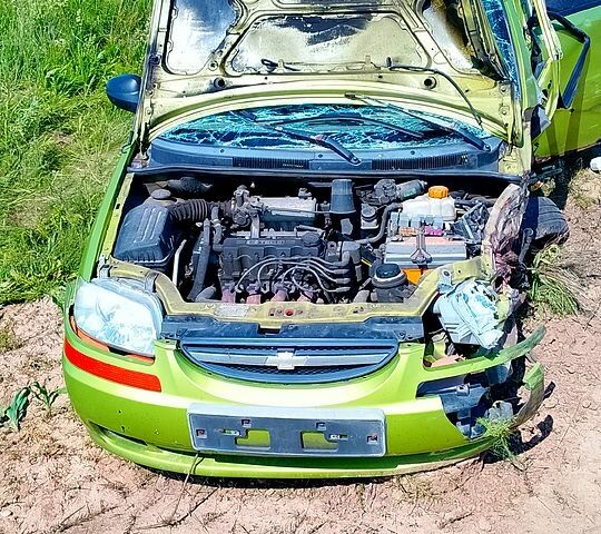 Зеленый Шевроле Авео, объемом двигателя 1.5 л и пробегом 269 тыс. км за 400 $, фото 2 на Automoto.ua