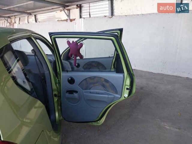 Зелений Шевроле Авео, об'ємом двигуна 1.5 л та пробігом 150 тис. км за 3500 $, фото 12 на Automoto.ua