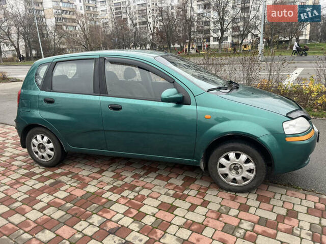 Зеленый Шевроле Авео, объемом двигателя 1.5 л и пробегом 235 тыс. км за 2600 $, фото 1 на Automoto.ua