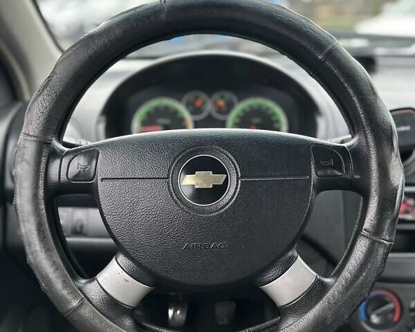 Зелений Шевроле Авео, об'ємом двигуна 2 л та пробігом 286 тис. км за 3600 $, фото 24 на Automoto.ua