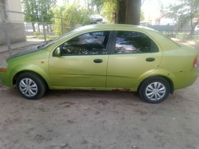 Зеленый Шевроле Авео, объемом двигателя 1.5 л и пробегом 270 тыс. км за 1200 $, фото 2 на Automoto.ua