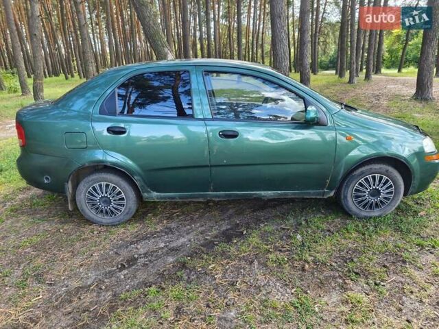Зеленый Шевроле Авео, объемом двигателя 1.5 л и пробегом 168 тыс. км за 2500 $, фото 2 на Automoto.ua