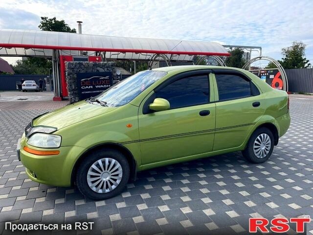 Зеленый Шевроле Авео, объемом двигателя 1.5 л и пробегом 250 тыс. км за 2600 $, фото 2 на Automoto.ua