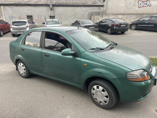 Зеленый Шевроле Авео, объемом двигателя 1.5 л и пробегом 10 тыс. км за 2000 $, фото 1 на Automoto.ua