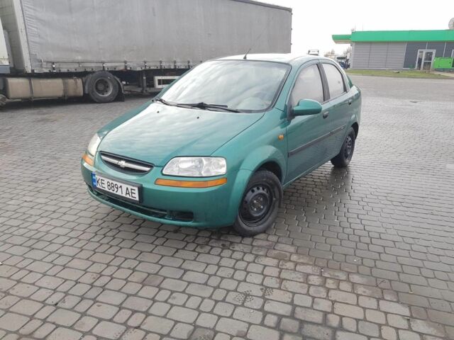 Зеленый Шевроле Авео, объемом двигателя 1.5 л и пробегом 240 тыс. км за 2500 $, фото 1 на Automoto.ua