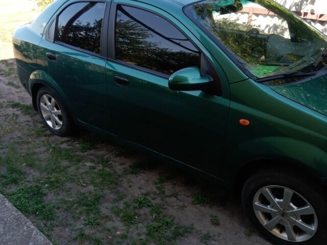 Зелений Шевроле Авео, об'ємом двигуна 1.5 л та пробігом 250 тис. км за 2767 $, фото 2 на Automoto.ua