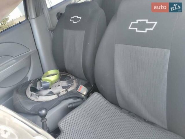 Зеленый Шевроле Авео, объемом двигателя 1.5 л и пробегом 100 тыс. км за 1300 $, фото 2 на Automoto.ua