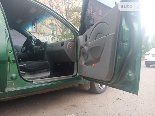 Зеленый Шевроле Авео, объемом двигателя 1.5 л и пробегом 305 тыс. км за 2000 $, фото 20 на Automoto.ua
