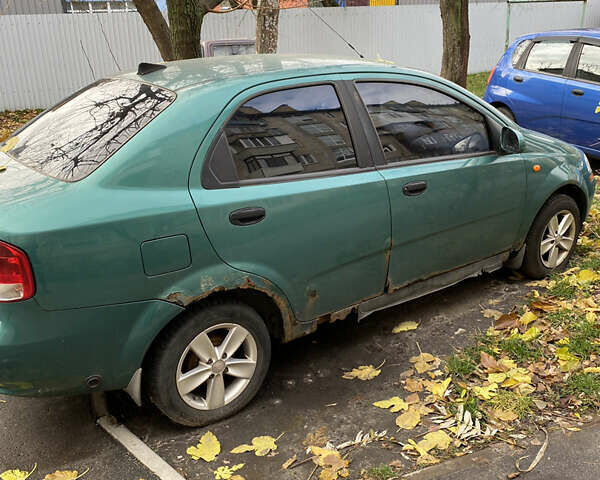 Зеленый Шевроле Авео, объемом двигателя 1.5 л и пробегом 400 тыс. км за 999 $, фото 4 на Automoto.ua