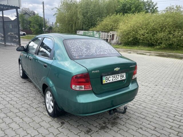 Зеленый Шевроле Авео, объемом двигателя 1.5 л и пробегом 250 тыс. км за 2350 $, фото 3 на Automoto.ua