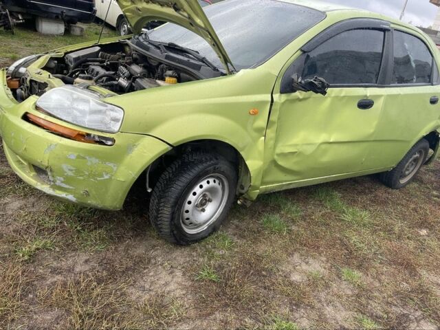 Зеленый Шевроле Авео, объемом двигателя 1.5 л и пробегом 368 тыс. км за 630 $, фото 4 на Automoto.ua