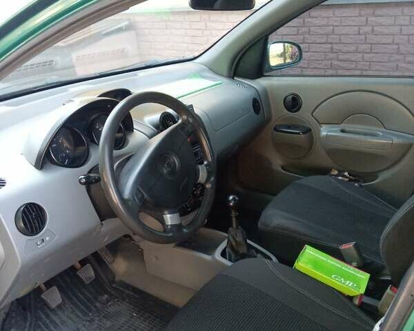 Зеленый Шевроле Авео, объемом двигателя 1.5 л и пробегом 140 тыс. км за 3119 $, фото 4 на Automoto.ua