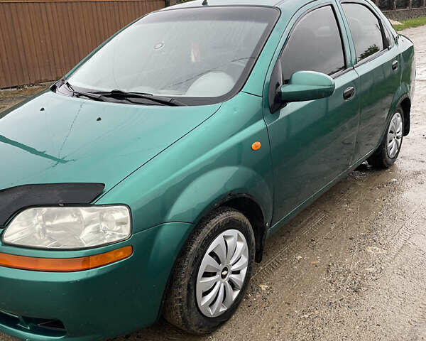Зеленый Шевроле Авео, объемом двигателя 1.5 л и пробегом 180 тыс. км за 2100 $, фото 1 на Automoto.ua